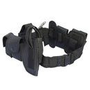 Incluye 9&nbsp;fundas removibles y ajustables para llevar herramientas esenciales como linternas, radios, esposas, cargadores y más.